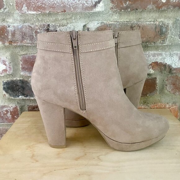 Lauren Conrad Women's Ankle Boots, Taupe, Suede Look, Size 10M. NEW! - Picture 6 of 10